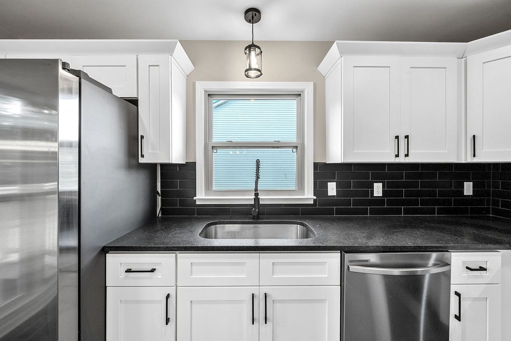 2161 Amadeus Dr, Clarksville, TN 37040