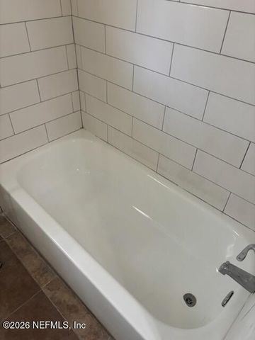 637 2ND Avenue S, Jacksonville Beach, FL 32250