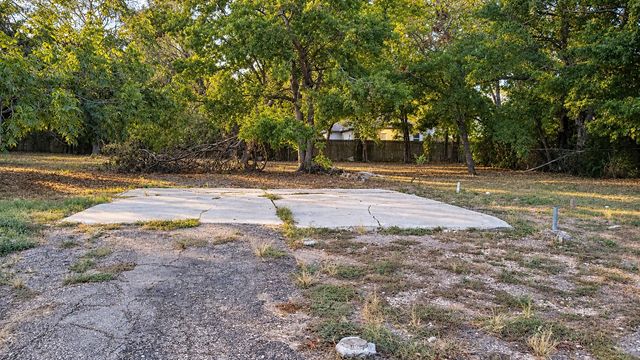 1710 Cleveland, Greenville, TX 75401