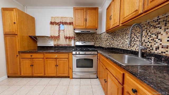 104-27 124 St, Richmond Hill S., NY 11419