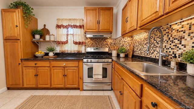 104-27 124 St, Richmond Hill S., NY 11419