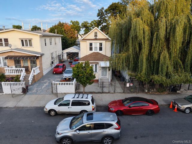 104-27 124 St, Richmond Hill S., NY 11419