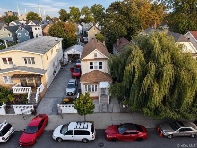 104-27 124 St, Richmond Hill S., NY 11419