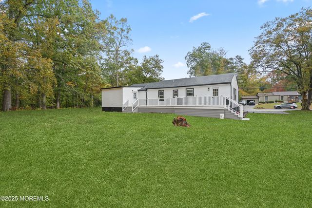 393 E Millstream Road, Cream Ridge, NJ 08514
