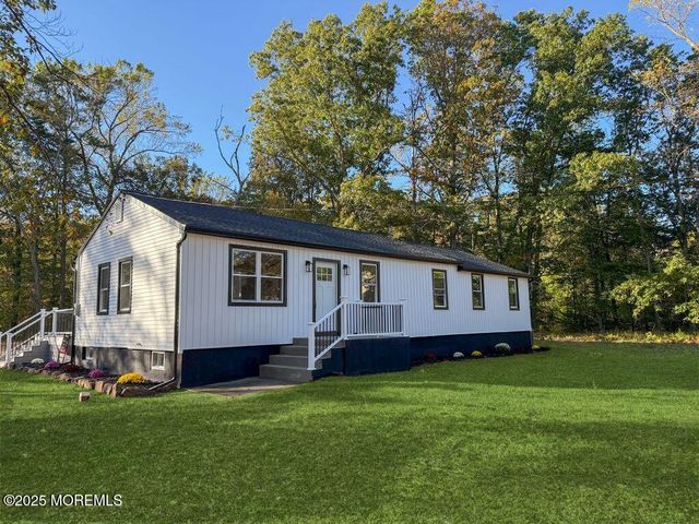 393 E Millstream Road, Cream Ridge, NJ 08514