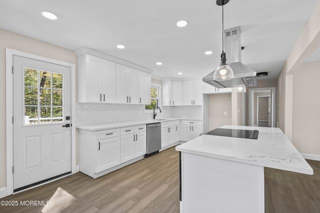 393 E Millstream Road, Cream Ridge, NJ 08514