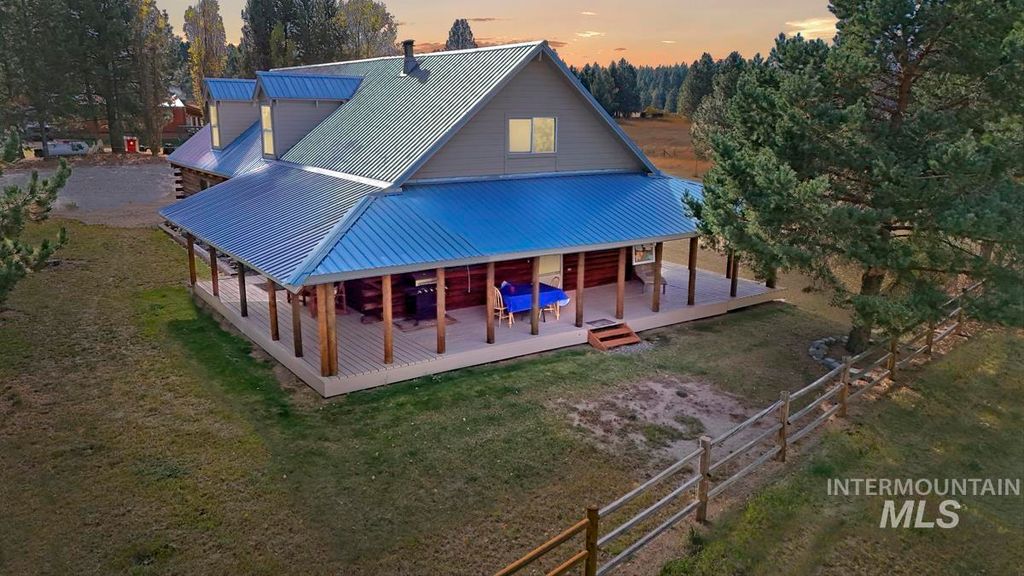 21 Willow Way, Cascade, ID 83611 photo 2