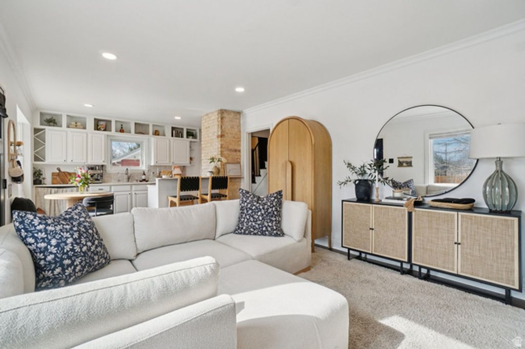 Image 12 of property listing at 825 E PRINCETON AVE, Salt Lake City, UT 84105