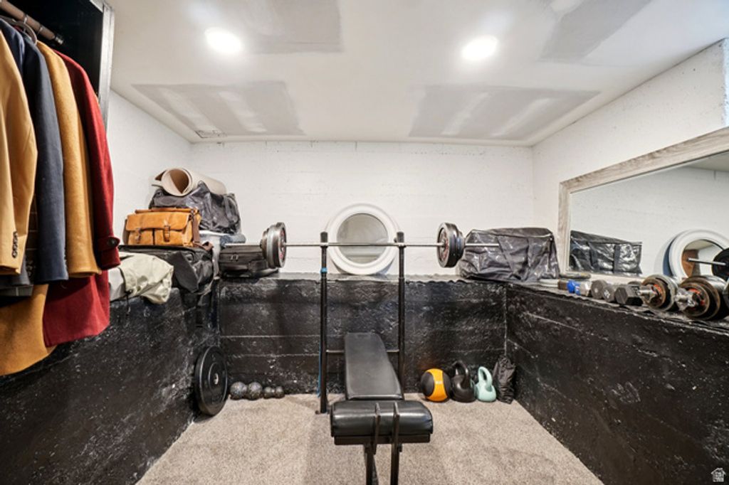 Image 26 of property listing at 825 E PRINCETON AVE, Salt Lake City, UT 84105