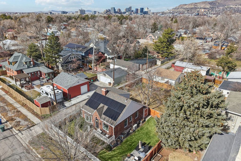 Image 37 of property listing at 825 E PRINCETON AVE, Salt Lake City, UT 84105