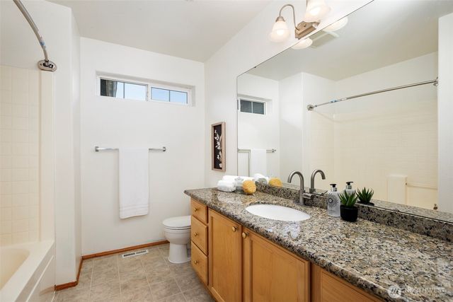 5329 S 319th Street, Auburn, WA 98001