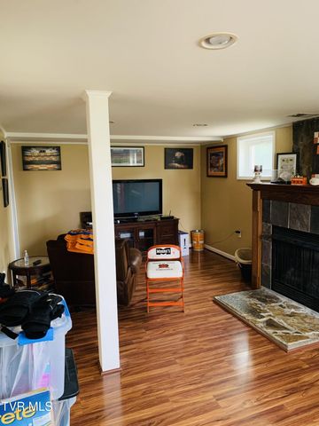 324 Bellehaven Drive, Bristol, VA 24201
