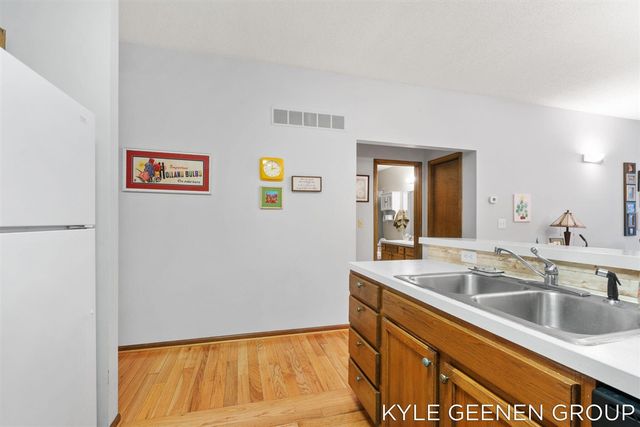 631 Spring Lane 6, Holland, MI 49423