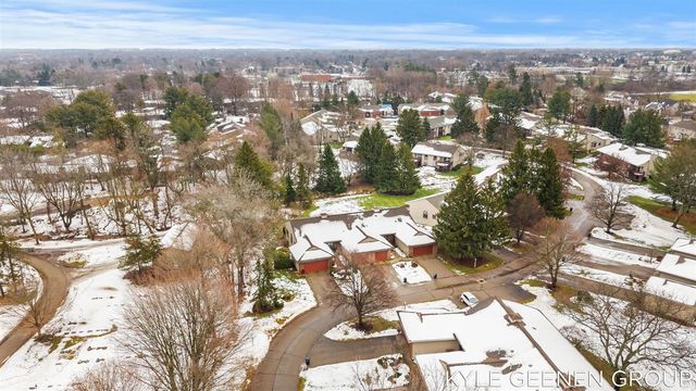 631 Spring Lane 6, Holland, MI 49423