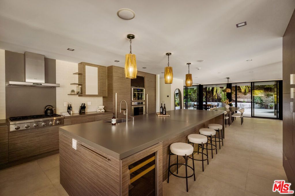 Image 10 of property listing at 9991 Liebe Drive, Beverly Hills, CA 90210