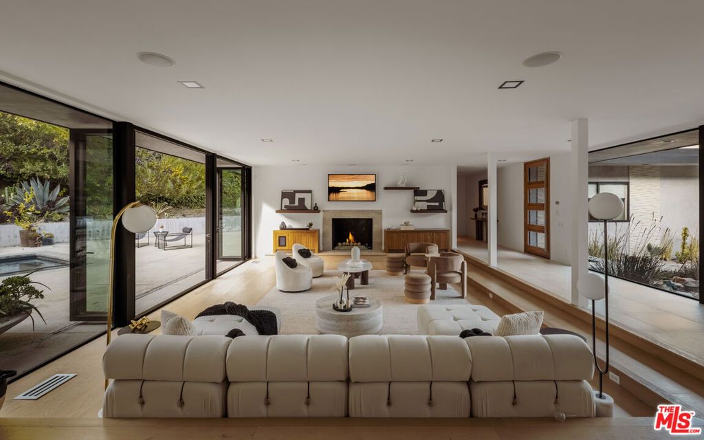 Image 12 of property listing at 9991 Liebe Drive, Beverly Hills, CA 90210