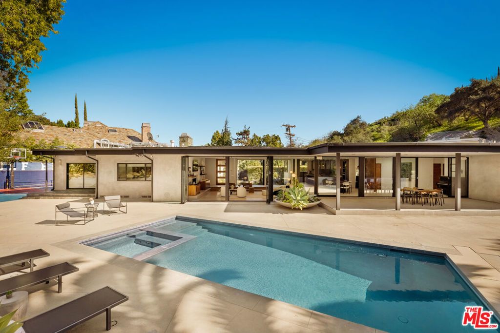 Image 14 of property listing at 9991 Liebe Drive, Beverly Hills, CA 90210