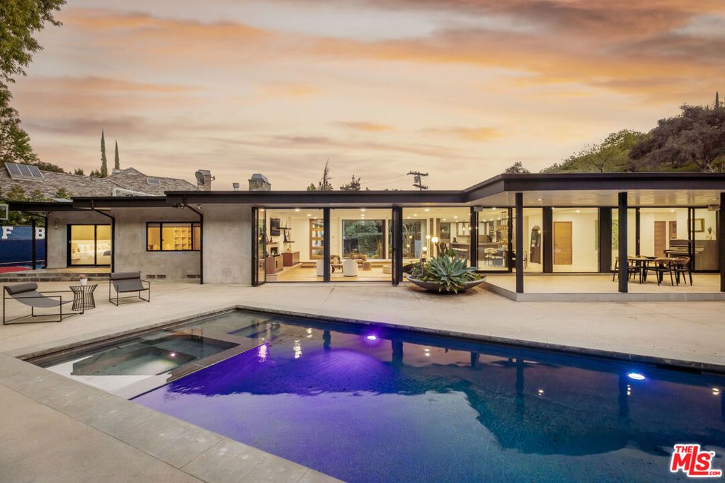 Image 18 of property listing at 9991 Liebe Drive, Beverly Hills, CA 90210