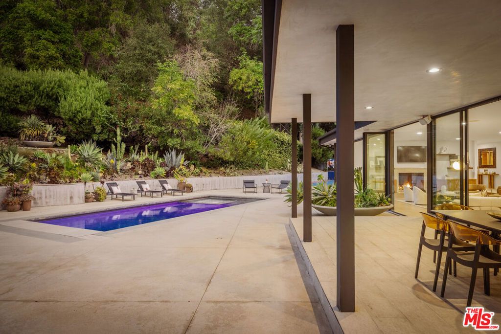 Image 28 of property listing at 9991 Liebe Drive, Beverly Hills, CA 90210