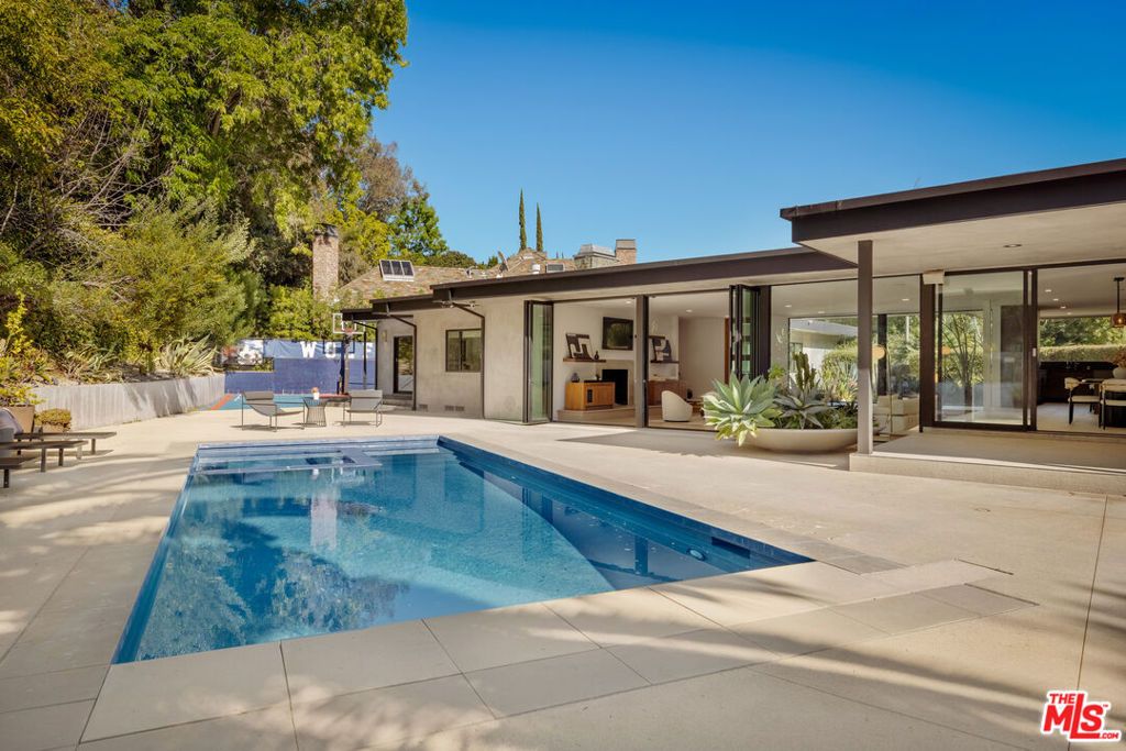 Image 33 of property listing at 9991 Liebe Drive, Beverly Hills, CA 90210