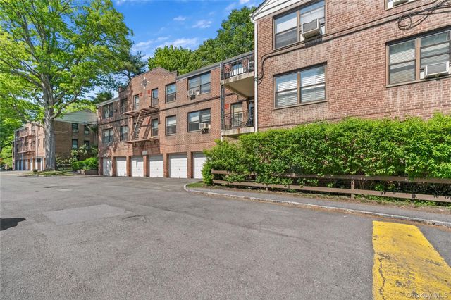 83 Rockledge Road 1A, Hartsdale, NY 10530