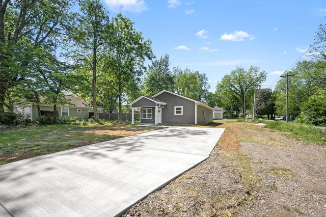 208 Decherd Street, W, Tullahoma, TN 37388