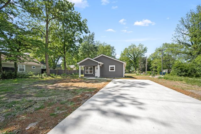 208 Decherd Street, W, Tullahoma, TN 37388