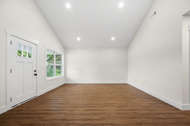 208 Decherd Street, W, Tullahoma, TN 37388