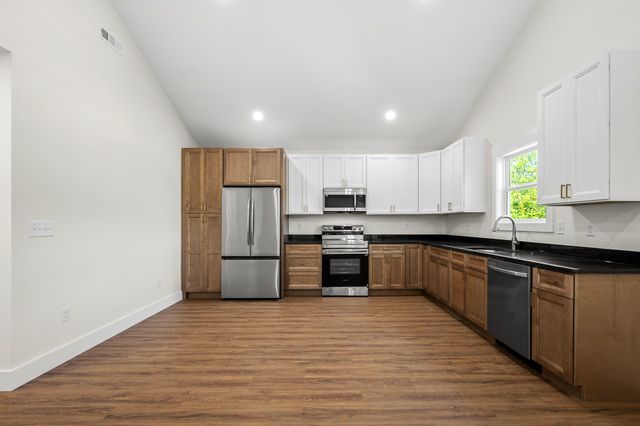 208 Decherd Street, W, Tullahoma, TN 37388