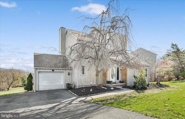 205 PEMBROKE DR, Reading, PA 19607