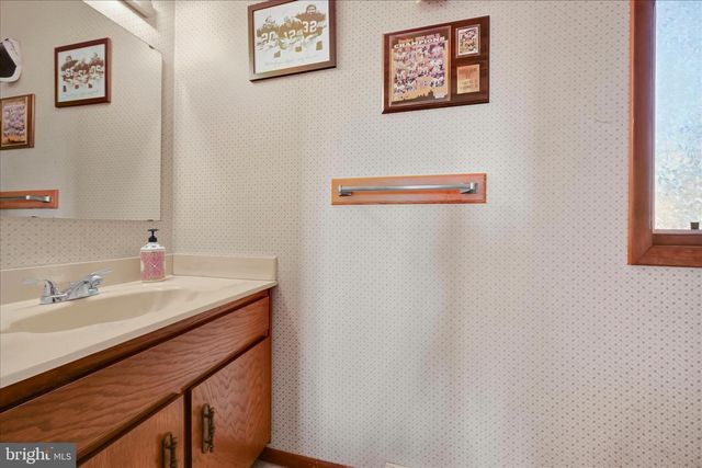 205 PEMBROKE DR, Reading, PA 19607