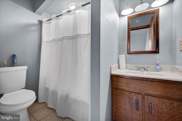 205 PEMBROKE DR, Reading, PA 19607