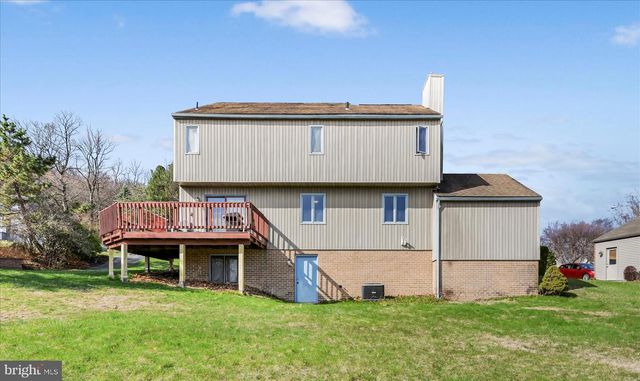 205 PEMBROKE DR, Reading, PA 19607