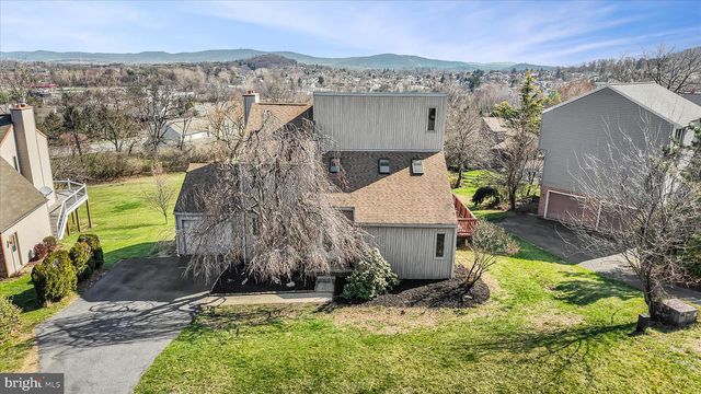 205 PEMBROKE DR, Reading, PA 19607