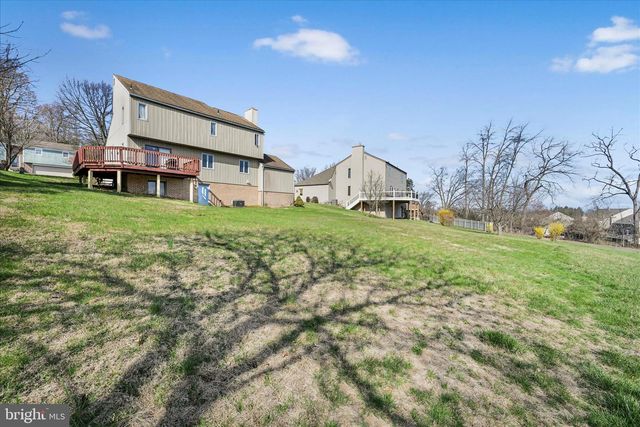 205 PEMBROKE DR, Reading, PA 19607