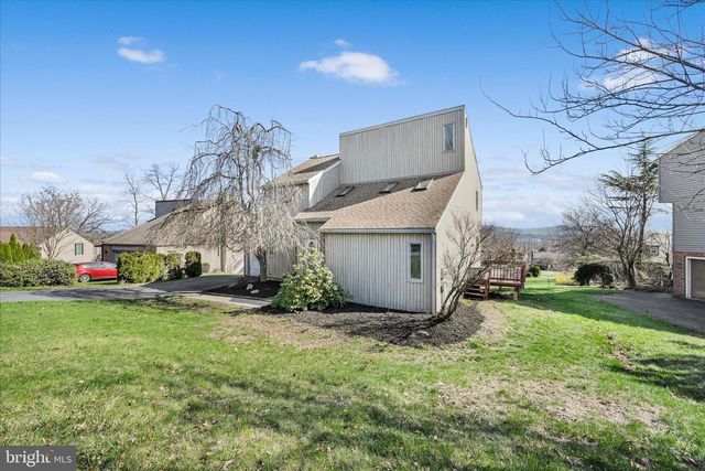 205 PEMBROKE DR, Reading, PA 19607