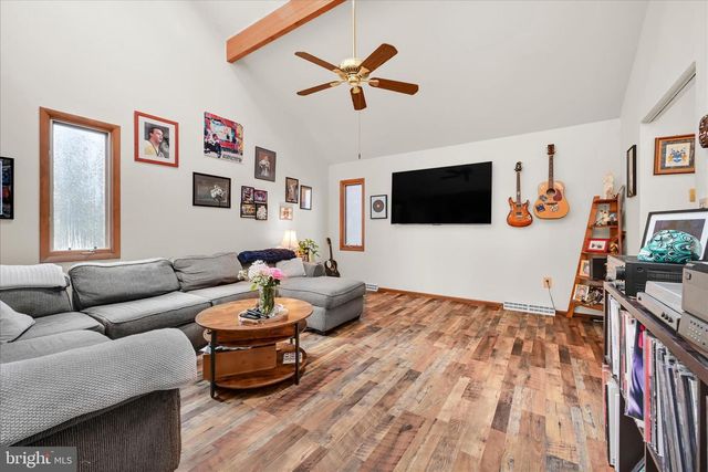 205 PEMBROKE DR, Reading, PA 19607