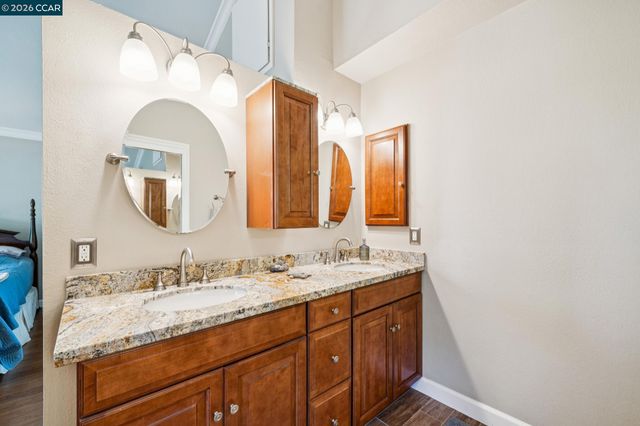 1014 Veterans Ct, Martinez, CA 94553