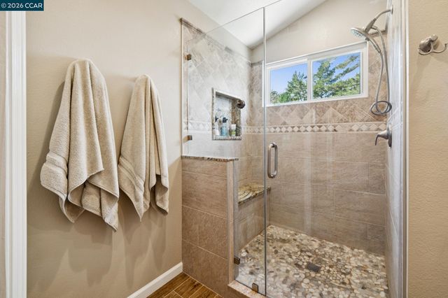 1014 Veterans Ct, Martinez, CA 94553
