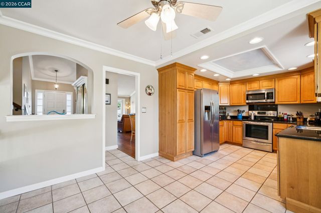 1014 Veterans Ct, Martinez, CA 94553