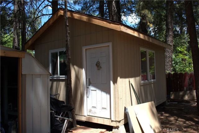 437 Chickadee Drive, Big Bear Lake, CA 92315