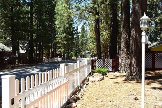 437 Chickadee Drive, Big Bear Lake, CA 92315