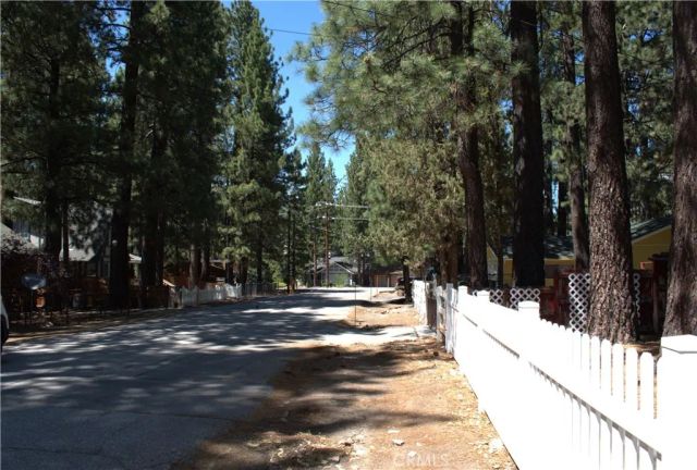 437 Chickadee Drive, Big Bear Lake, CA 92315