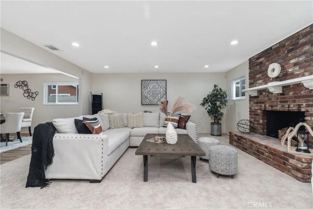 6136 E Rosebay, Long Beach, CA 90808