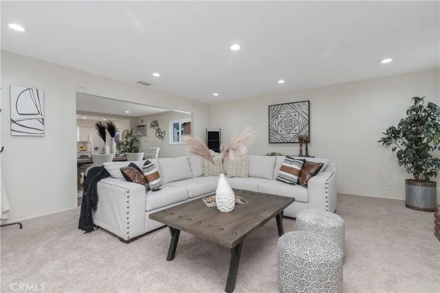 6136 E Rosebay, Long Beach, CA 90808