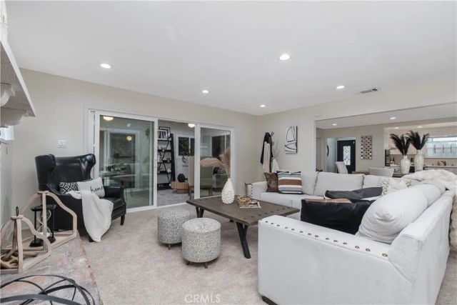 6136 E Rosebay, Long Beach, CA 90808