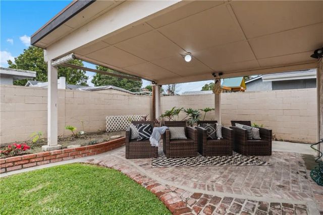 6136 E Rosebay, Long Beach, CA 90808