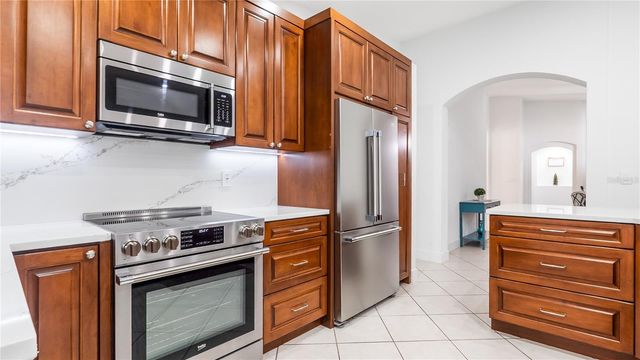132 CHESTNUT CIRCLE, Royal Palm Beach, FL 33411