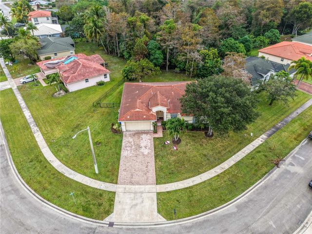 132 CHESTNUT CIRCLE, Royal Palm Beach, FL 33411