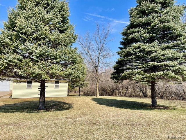 3914 Golf Vista Drive, Lapeer, MI 48446